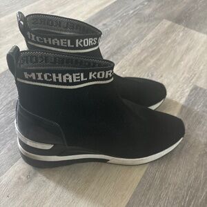 Women Michael Kors Sneakers